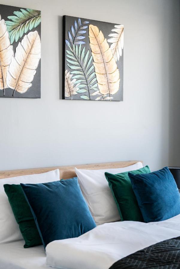 Stylish Apartment Near Wroclavia For 4 Guests By Noclegi Renters Wrocław Buitenkant foto