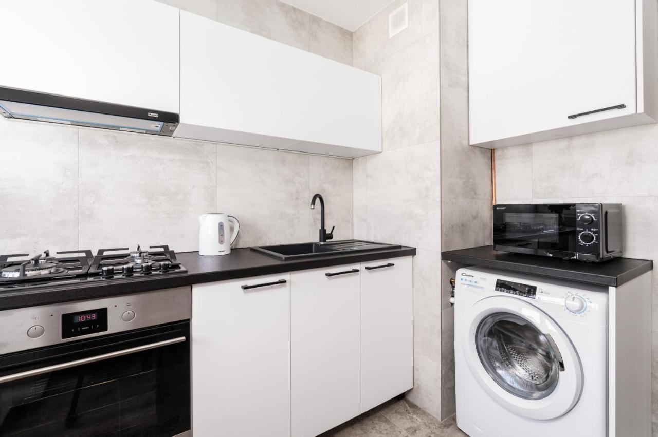 Stylish Apartment Near Wroclavia For 4 Guests By Noclegi Renters Wrocław Buitenkant foto